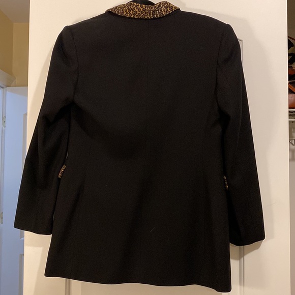 Black and leopard polyester blazer with shoulder pads size medium - Picture 4 of 4